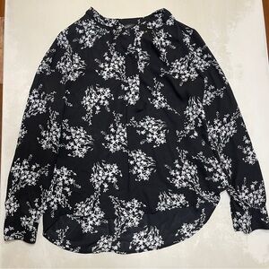 Simply Vera Vera Wang Black and White Floral Blouse